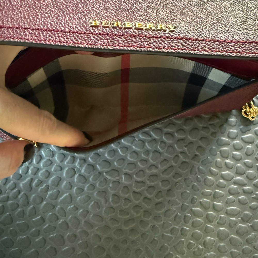 Burberry Wine Red Crossbody Wallet on Gold Chain - Picture 5 of 5